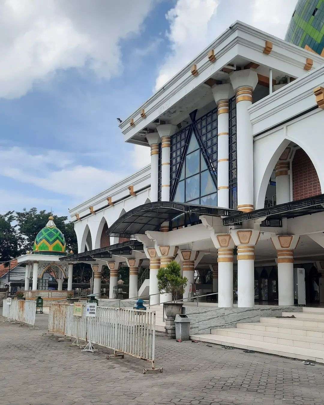 Masjid Kauman Sampang, Madura. Elok dipandang. (Foto: travellers)
