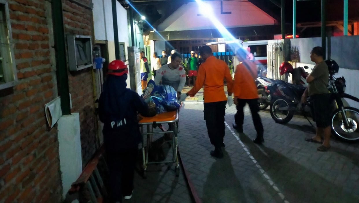 Polisi periksa tiga saksi terkait kasus pasutri bakar diri di Jalan Gresikan (Foto: dok. Polsek Tambaksari)