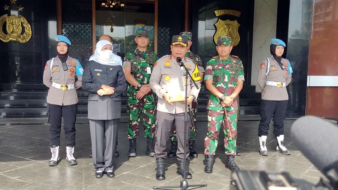 Kapolda Jatim, Irjen Pol Toni Hermanto, usai apel gelar pasukan di Mapolda Jatim, Surabaya, Kamis 22 Desember 2022. (Foto: Fariz Yarbo/Ngopibareng.id)