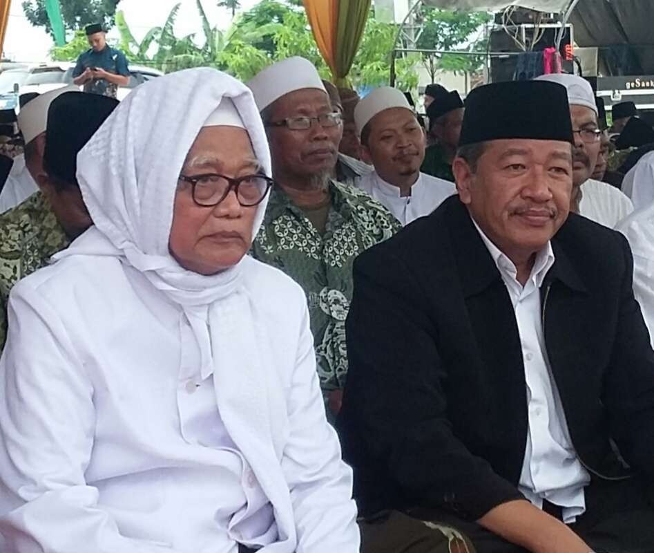 Rais Syuriah PWNU Jawa Timur KH M Anwar Manshur bersama KH Ahsanul Haq, Ketua Pelaksana Muskerwil NU Jawa Timur di Nganjuk. (Foto: media center nujatim)