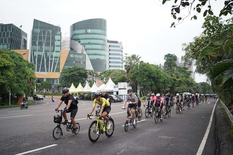 Opening Ride Rapha Festive 500 yang diselenggarakan oleh Sepeda Kita Surabaya bersama Coffee Ride Society menempuh jarak 65 km. (Foto: Istimewa)