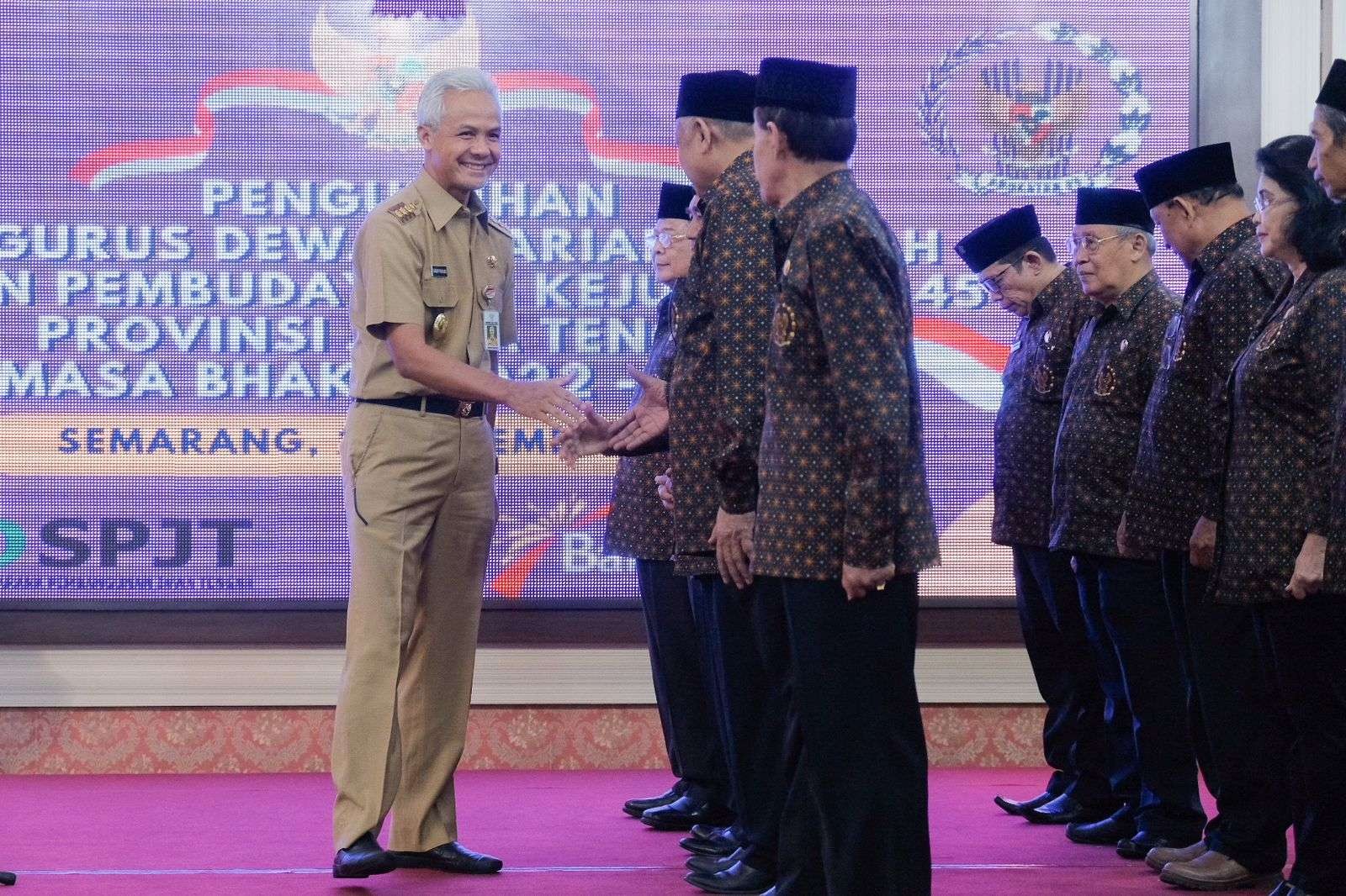 Gubernur Jawa Tengah Ganjar Pranowo mengajak para veteran dan keluarga aktif menanamkan nilai kebangsaan lewat storytelling. (Foto: Dokumentasi Jateng)