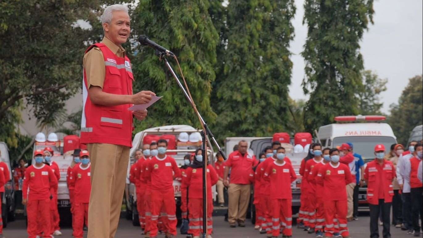 Gubernur Jawa Tengah Ganjar Pranowo telah menghubungi otoritas dari PT Pelni untuk membantu ratusan wisatawan yang terjebak di Kepulauan Karimunjawa, Jepara. (Foto: Dok Jateng)