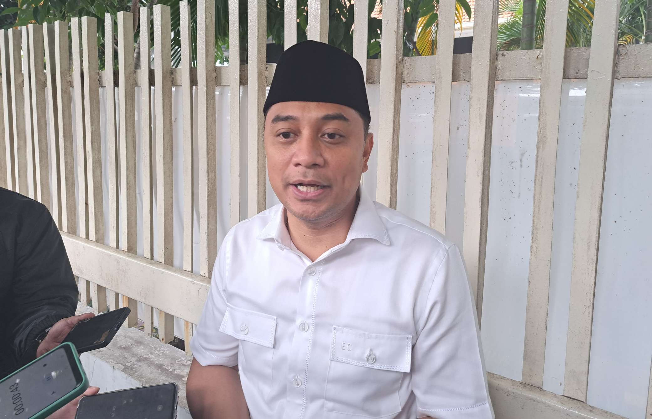 Walikota Surabaya, Eri Cahyadi saat ditemui Jumat, 30 Desember 2022. (Foto: Pita Sari/Ngopibareng.id)