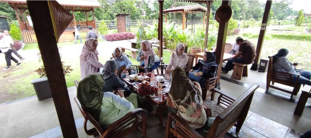 Libur Nataru, pengunjung bisa menginap dan mencicipi kuliner Jawa di Rumah Jawa Kediri. (Foto: Fendhy Plesmana/Ngopibareng.id)