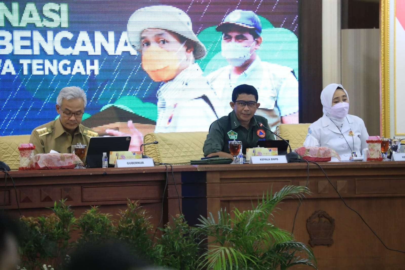 Gubernur Jawa Tengah Ganjar Pranowo mengimbau warganya agar mewaspadai cuaca buruk yang akan terjadi selama musim hujan. (Foto: dok Humas Pemprov Jateng)