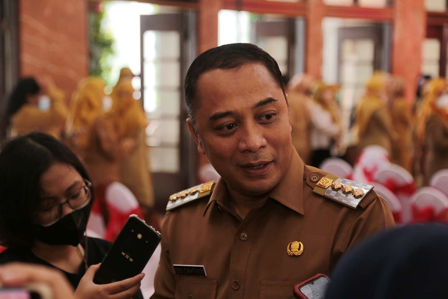 Walikota Surabaya, Eri Cahyadi saat mengungkapkan rencana aplikasi PeduliLindungi. (Foto: Humas Pemkot Surabaya)