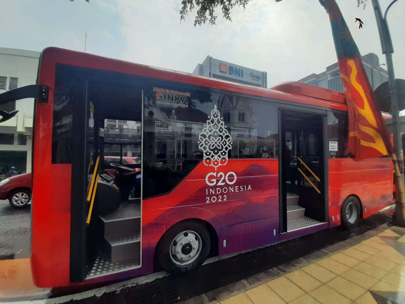 Bus listrik Trans Surabaya yang baru diluncurkan 20 Desember 2022 lalu. (Foto: Pita Sari/Ngopibareng.id)