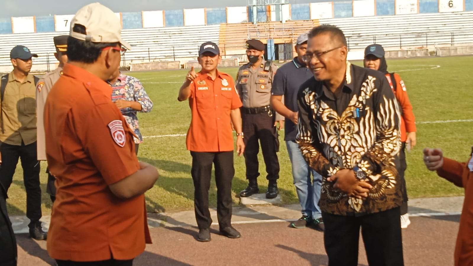 Tim Risk Assessment Mabes Polri survei Stadion Surajaya Lamongan, Jawa Timur, Kamis 5 Januari 2023. (Foto: Imron Rosidi/Ngopibareng.id)