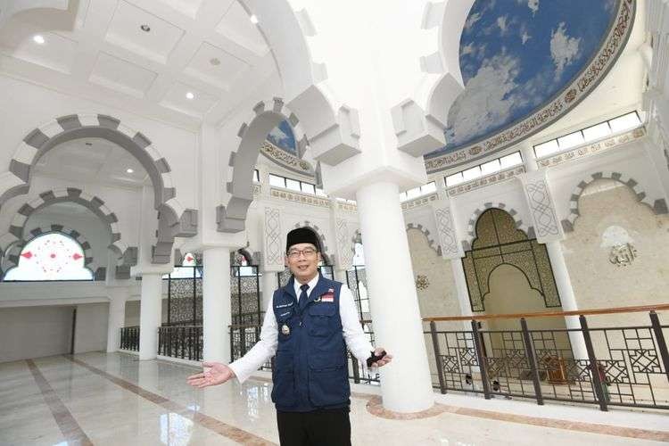 Gubernur Jawa Barat, Ridwan Kamil atau Kang Emil (RK) akan membintangi sinetron religi yang mengambil lokasi syuting di Masjid Al Jabbar, Jawa Barat. (Foto: Instagram @ridwankamil)