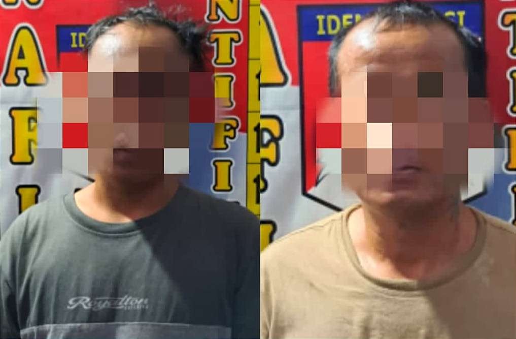 Dua pria bertato GMR dan MYH ditetapkan tersangka penggerudukan dan pengancaman di rumah Kasatpol PP Bondowoso. (Foto: Humas Polres Bondowoso)