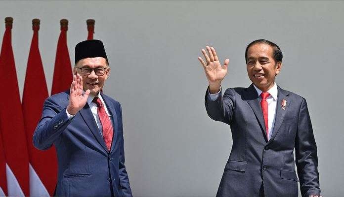 Perdana Menteri (PM) Malaysia, Dato Seri Anwar Ibrahim lawatan pertama ke Indonesia disambut Presiden Jokowi dan rombongan delegasinya, para menteri Kabinet Indonesia Maju, Senin 9 Januari 2023. (Foto: BPMI/Setpres)