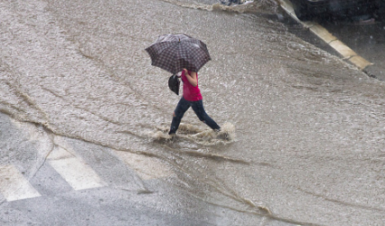 BMKG Juanda mengeluarkan peringatan dini berupa hujan dengan intensitas sedang hingga lebat di sejumlah wilayah hari ini. (Foto: Unsplash)