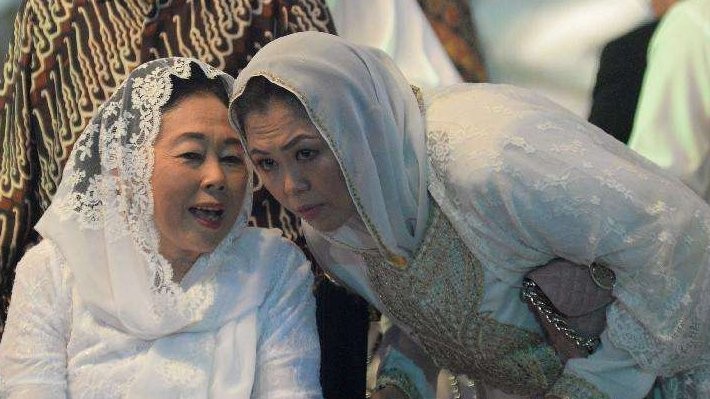 Ny Sinta Nuriyah dan Zannuba Arifah Chafsoh-Rahman alias Yeni Wahid, keluarga Gus Dur. (Foto: gusdurian)