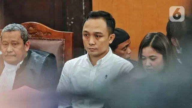 Terdakwa Ricky Rizal Wibowo dalam sidang kasus pembunuhan Brigadir J di Pengadilan Negeri Jakarta Selatan, Senin 9 Januari 2023.(Foto: dok. liputan6)