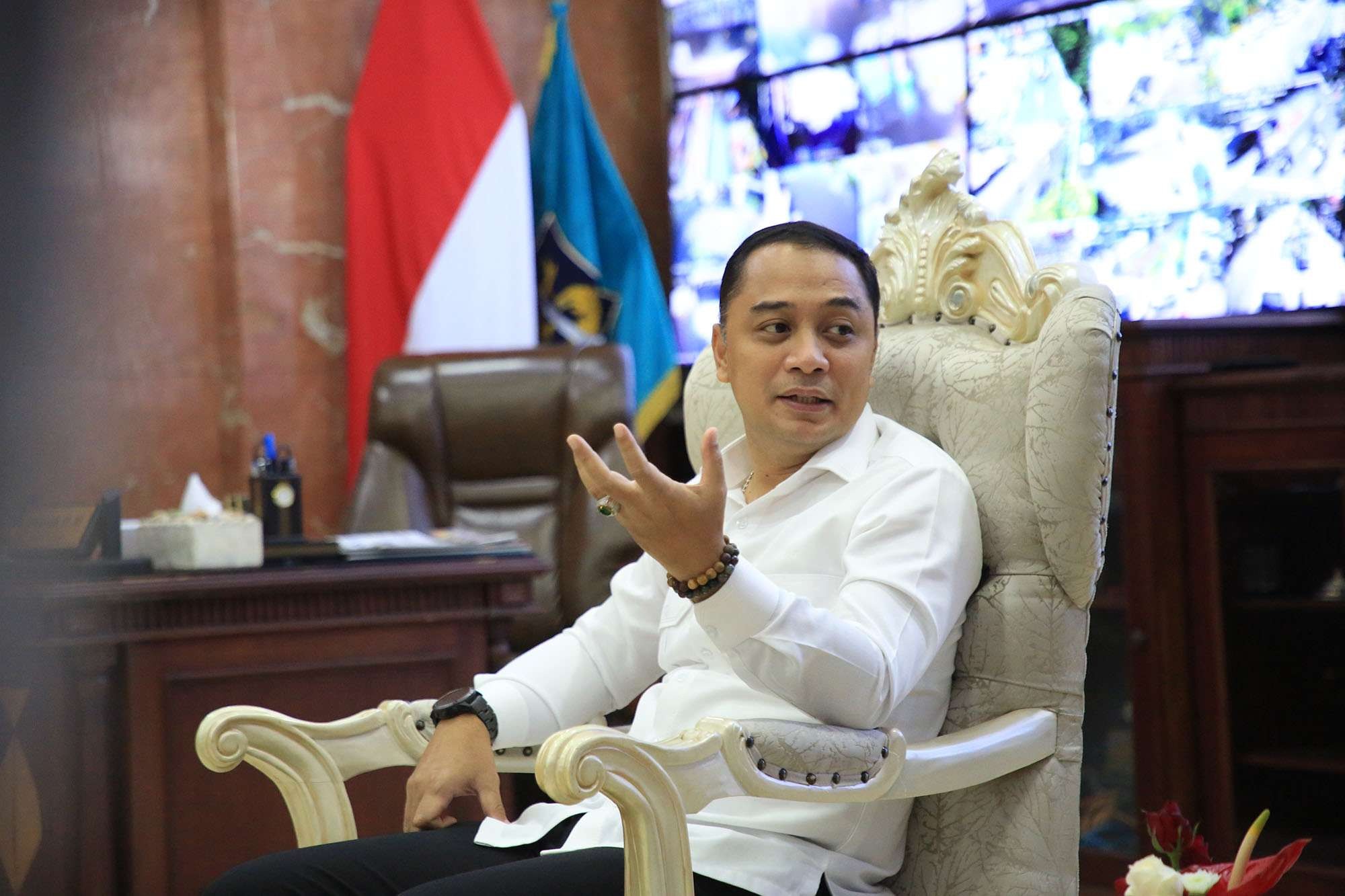 Walikota Surabaya Eri Cahyadi saat ditemui diruang kerjanya. (Foto: Humas Pemkot Surabaya)