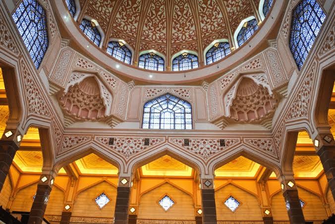 Ornamen Masjid di Patrajaya Malaysia. (Ilustrasi)