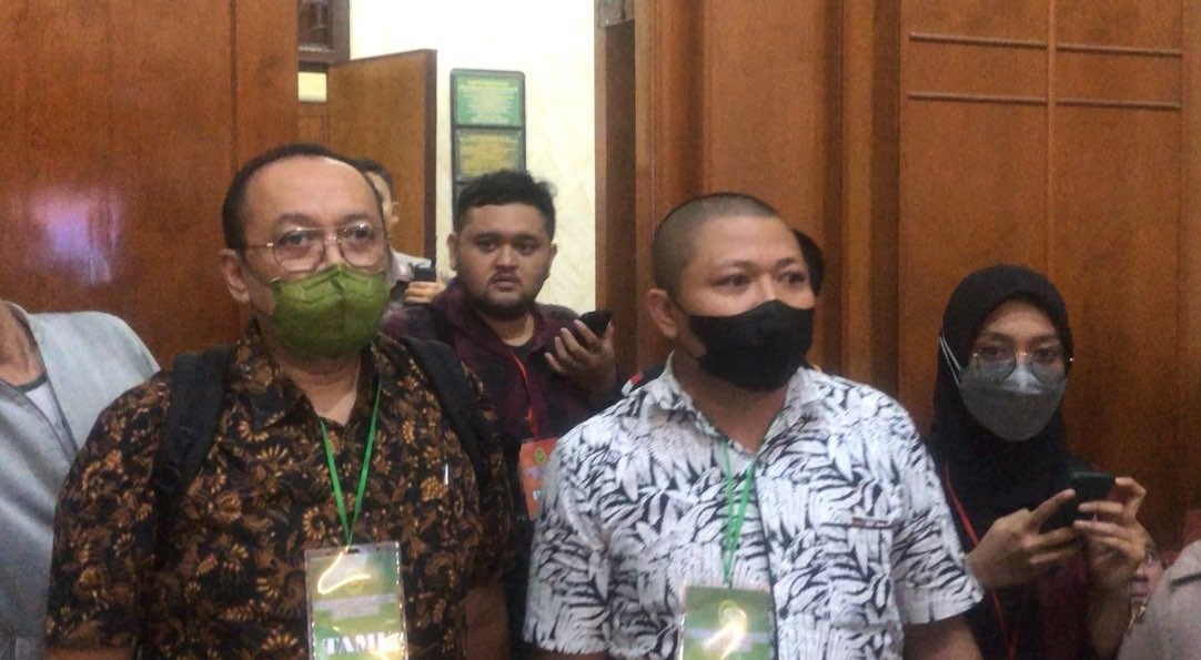 Eks Dirut PT LIB, Akhmad Hadian Lukita saat menjadi saksi di PN Surabaya (Foto: Andhi Dwi/Ngopibareng.id)
