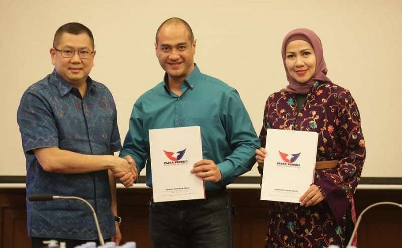 Pasangan Venna Melinda dan Ferry Irawan menjadi bakal calon legislatif (bacaleg) Partai Perindo. Namun, Sekjen Perindo menegaskan, pihaknya menutup kesempatan untuk pelaku KDRT. (Foto: Instagram)