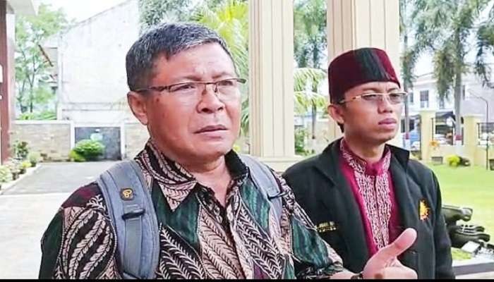 Kuasa hukum Ustaz Fahim, Edi Firman dan Nurul Jamal Habaib (Foto: Rusdi/Ngopibareng.id)