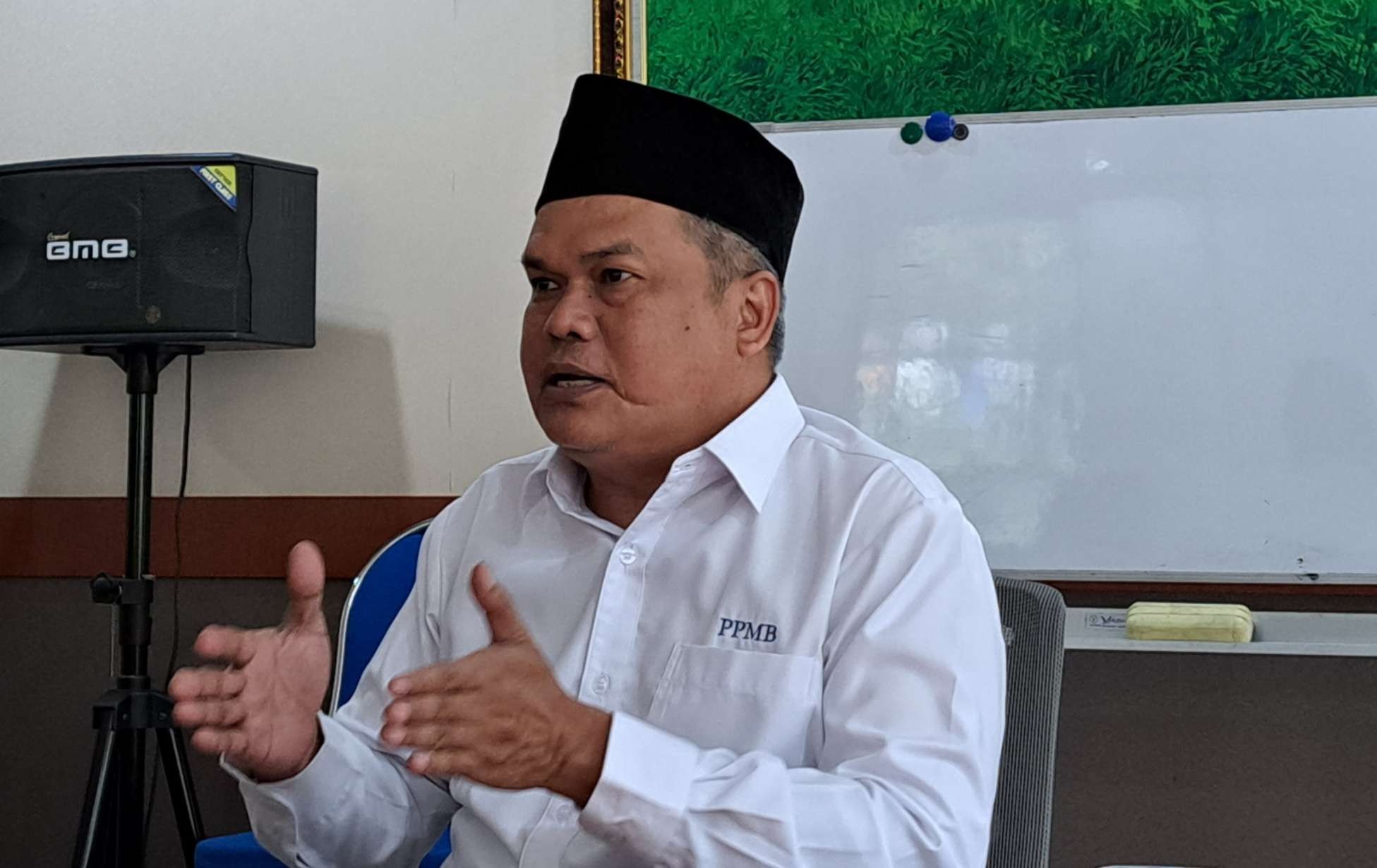 Ketua Pusat Penerimaan Mahasiswa Baru (PPMB) UNAIR, Dr Achmad Solihin SE MS saat menjelaskan penambahan kuota di tahun 2023 ini. (Foto: Pita Sari/Ngopibareng.id)