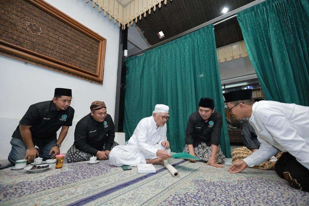 PP Pagar Nusa sowan ke kediaman Gus Mus di Rembang. (Foto: Istimewa)