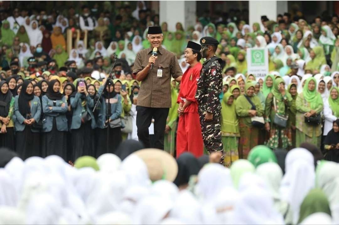 Apel peringatan Harlah Satu Abad Nahdlatul Ulama (NU) di Temanggung, dihadiri Gubernur Jawa Tengah Ganjar Pranowo, Selasa 31 Januari 3023. (Foto: Instagram@ganjar_pranowo)