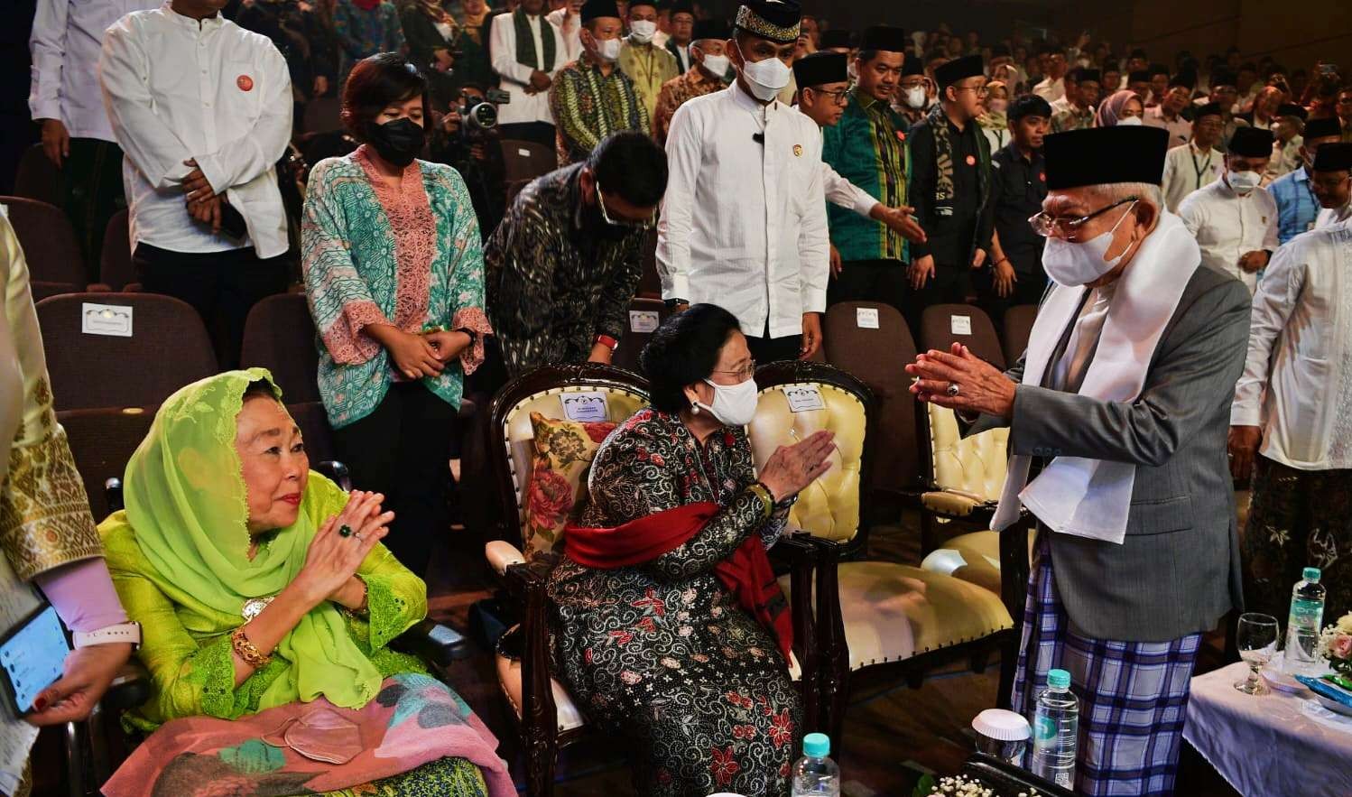Wakil Presiden (Wapres) K.H. Ma’ruf Amin menghadiri Anugerah Satu Abad NU di Teater Tanah Airku, Taman Mini Indonesia Indah (TMII), Jakarta, Selasa 31 Januari 2023 malam. (Foto: BPMI Setwapres)