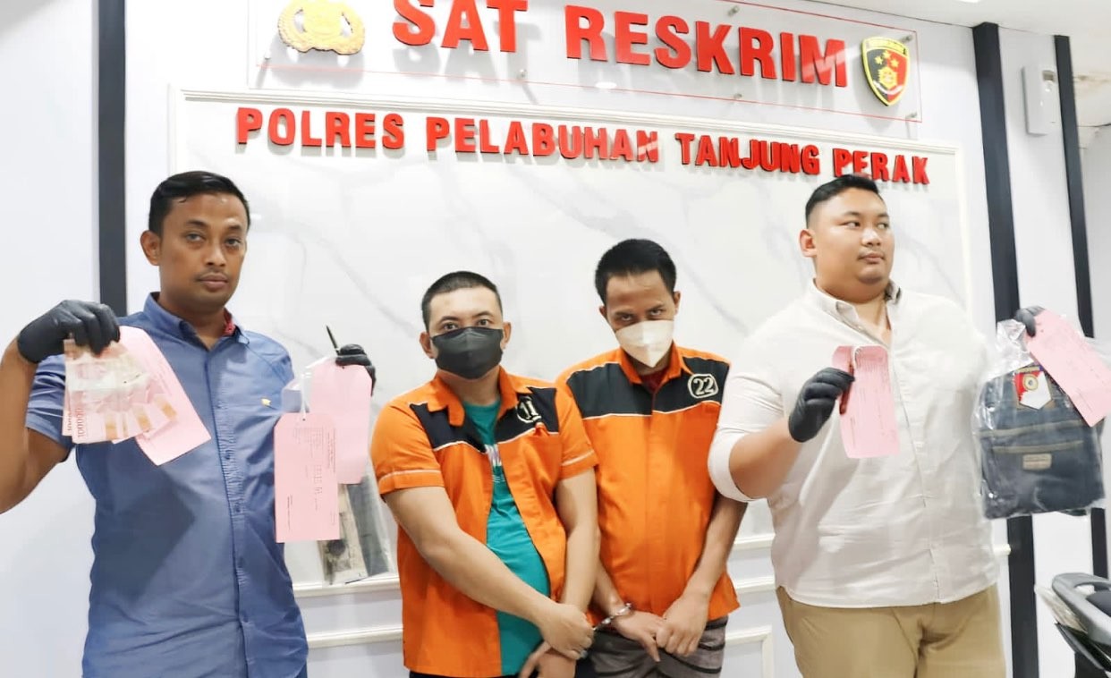 Dua pelaku curanmor yang beraksi 26 lokasi di Surabaya (Foto: dok. Polres Pelabuhan Tanjung Perak)