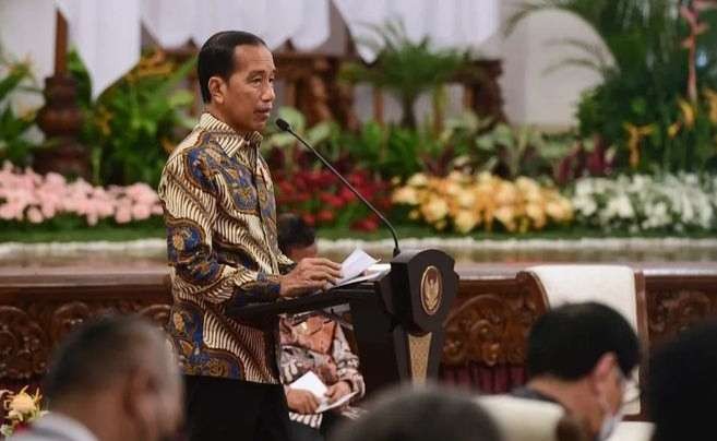 Presiden Jokowi bangga Indonesia berhasil menyuntikkan 450 juta dosis vaksin COVID-19. (Foto: BPMI Setpres)