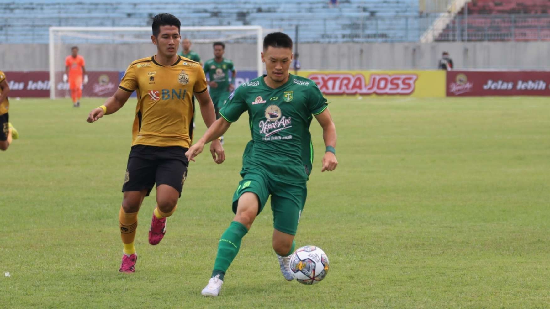 Pemain Persebaya, Sho Yamamoto masih menjadi andalan tim melawan Borneo FC. (Foto: Fariz Yarbo/Ngopibareng.id)