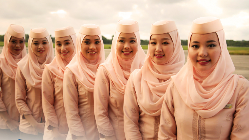 Para pramugari di maskapai Royal Brunei Airlines mengenakan hijab saat bertugas di udara. (Foto: royalbrunei)