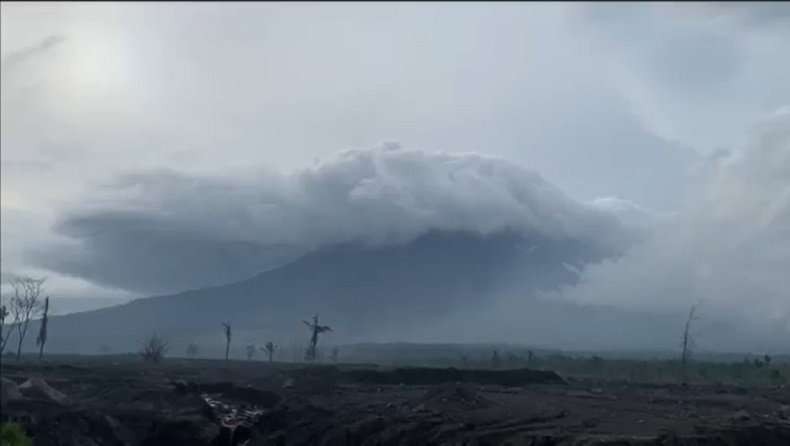 Gunung Semeru mengalami peningkatan aktivitas vulkanis. (Foto: PGA Gunung Semeru)