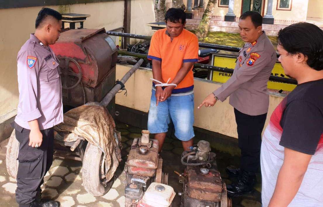 Tersangka bersama barang bukti yang diamankan dalam kasus pencurian mesin giling padi di Banyuwangi (Foto: istimewa)