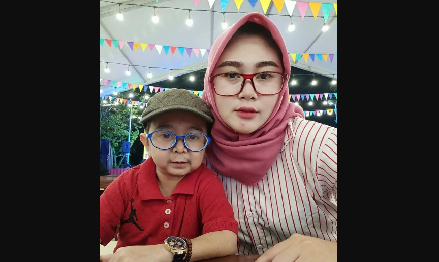 Daus Mini akan digugat cerai istri ketiganya, Shelvie Hana Wijaya. (Foto: Instagram)