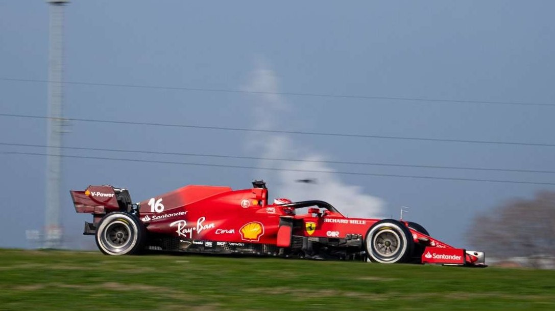 Persiapan Tim Scuderia Ferrari untuk dua pembalapnya, Charles Leclerc dan Carlos Sainz Jr. (Foto: Twitter Scuderia Ferrari)