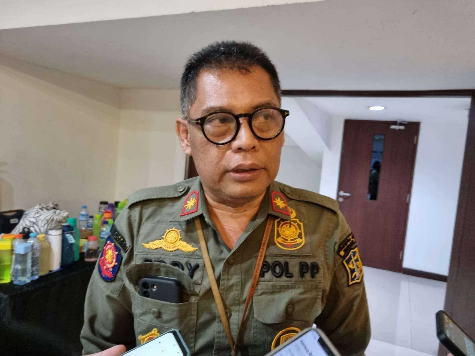 Kepala Satpol PP Surabaya, Eddy Christijanto saat ditemui di Balai Budaya hari ini. (Foto: Pita Sari/Ngopibareng.id)