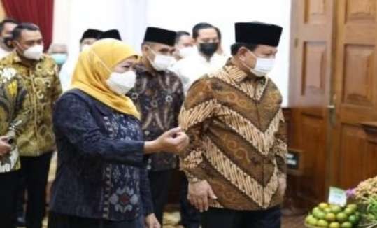 Pertemuan antara Ketua Umum Partai Gerindra Prabowo Subianto dengan  Gubernur Jatim Khofifah Indar Parawansa, sinyal buruk bagi Cak Imin di Pilpres 2024? (Foto: Republika)