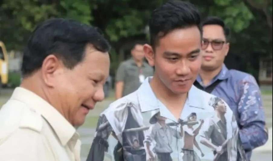 Walikota Surakarta, Gibran Rakabuming Raka bersama Menteri Pertahanan Prabowo Subianto beberapa waktu lalu. (Foto: Antara)