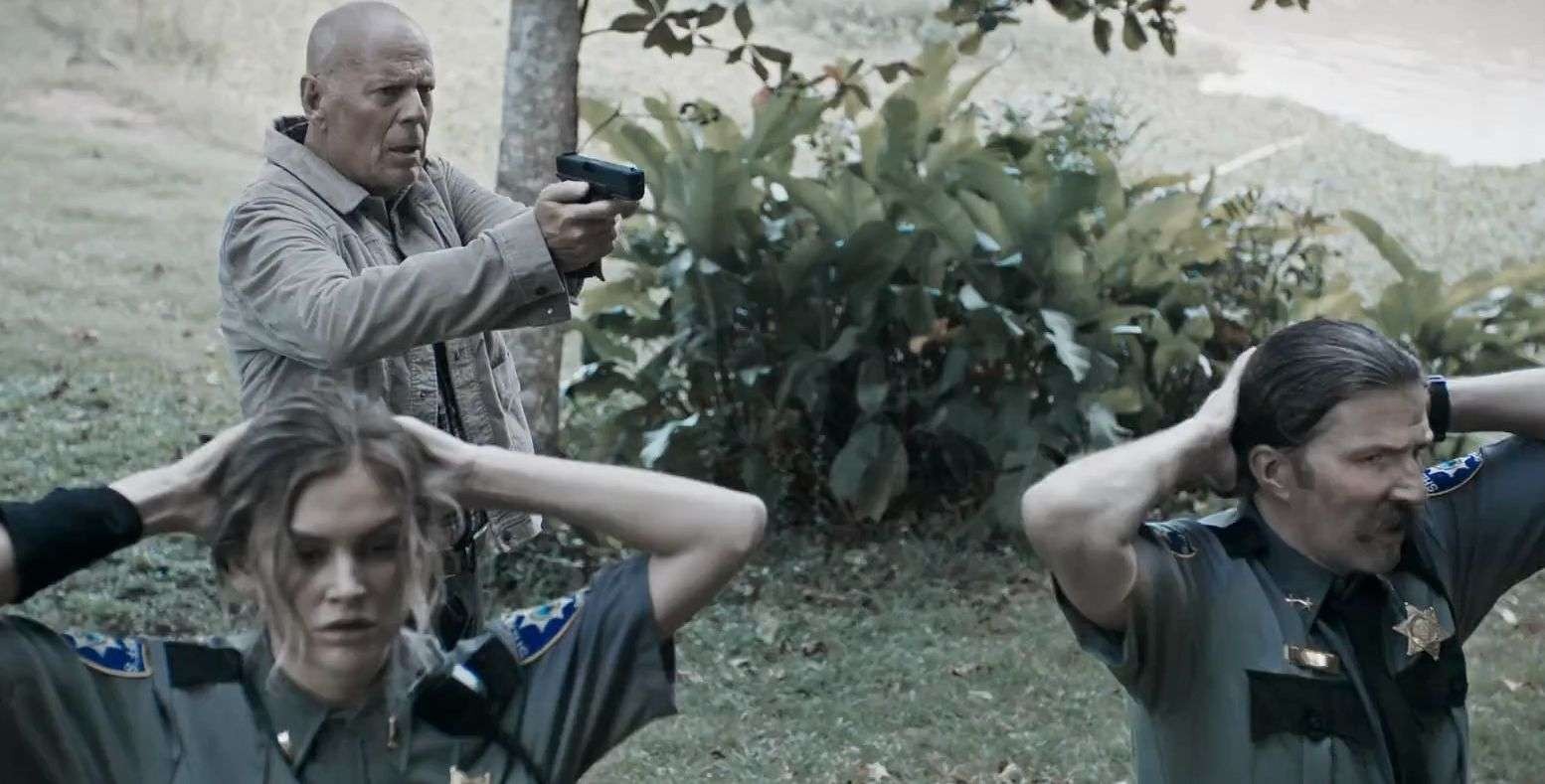 Salah satu adegan film Out of Death yang dibintangi aktor kawakan Bruce Willis. (Foto: Vertical Entertainment)