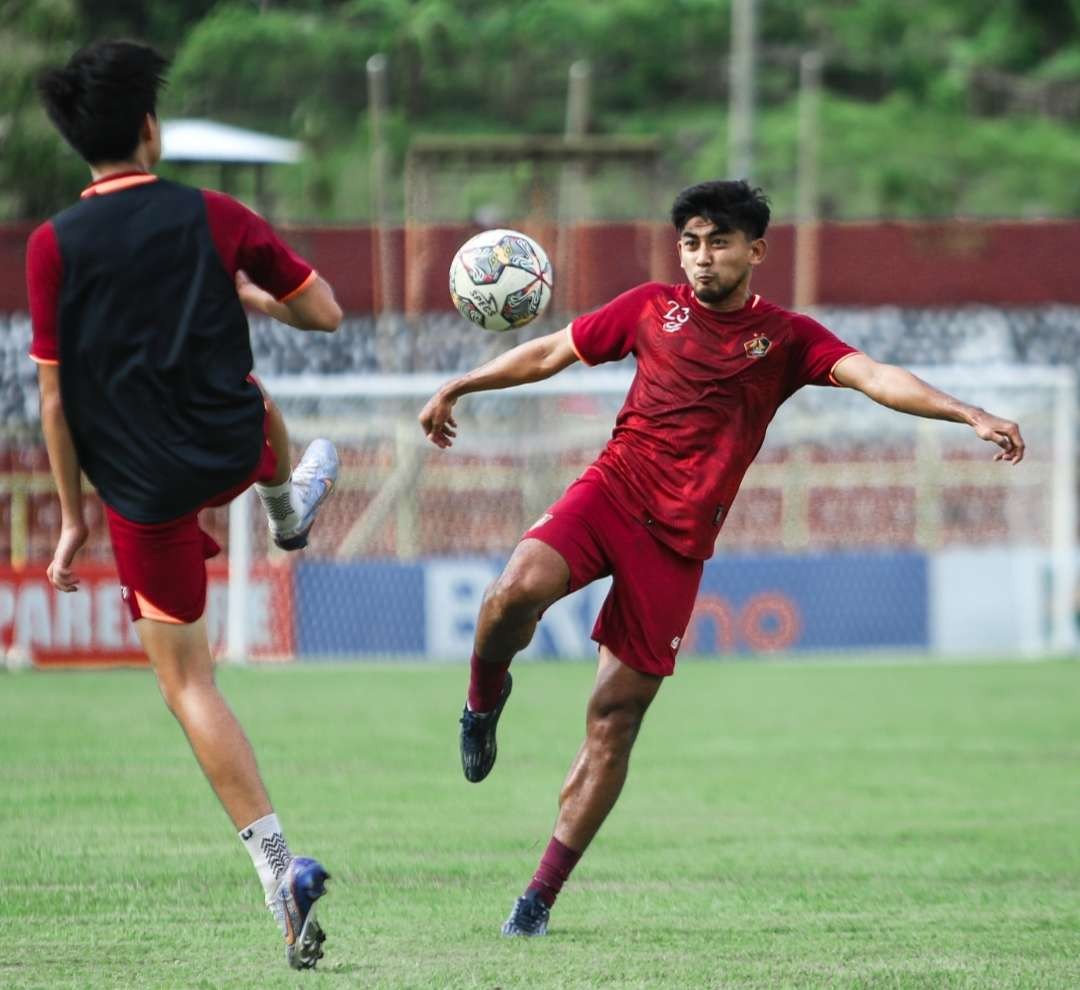 Ujian berat bakal dilakoni tim Persik Kediri pada laga pekan ke 25 saat melawan klub pemuncak klasemen sementara Liga 1 Indonesia 2022 -2023, PSM Makassar. (Foto: Media Officer Persik Kediri)