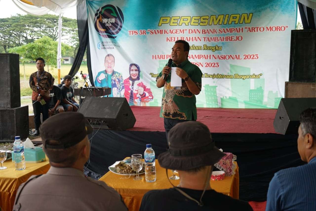 Bupati Blora Arief Rohman meresmikan Tempat Pengelolaan Sampah Reuse, Reduce, dan Recycle (TPS 3R) dan Bank Sampah di Kelurahan Tambahrejo,  Blora. (Foto: Humas Pemkab Blora)