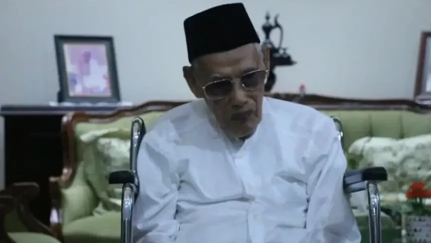 KH Ali Yafie di kediamannya di Bintaro, Tangerang Selatan (Foto: NU Online)