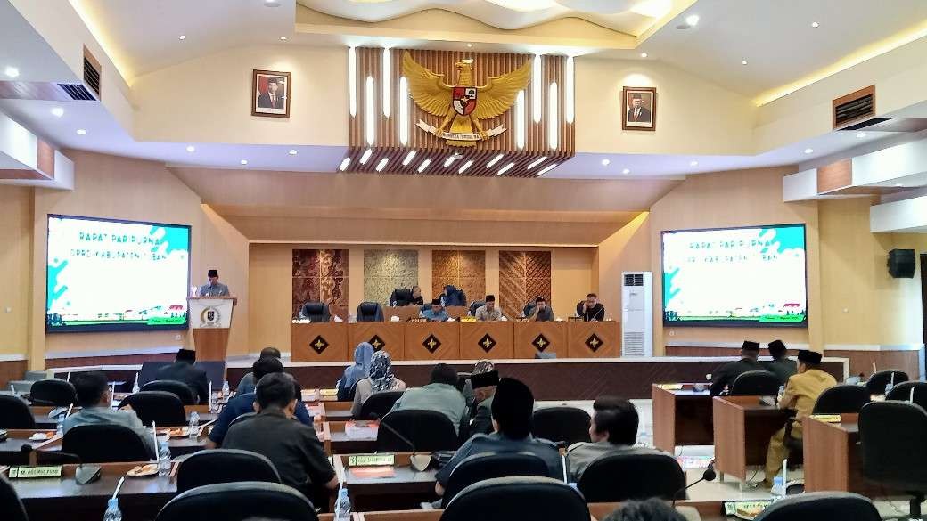 Rapat paripurna DPRD Tuban bersama eksekutif dengan agenda Nota Penjelasan Laporan Keterangan Pertanggungjawaban (LKPJ) Bupati Tuban Tahun 2022 (Foto: Khoirul Huda/Ngopibareng.id)