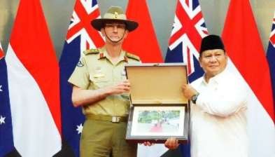 Menhan Prabowo menerima kunjungan kehormatan Panglima Angkatan Bersenjata Australia Jenderal Angus Campbell di Kementerian Pertahanan, Jakarta. (Foto: Dokumentasi Kemhan RI)