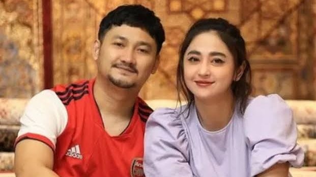Mantan pasangan suami istri, Dewi Perssik dan Angga Wijaya saling sindir di media sosial. (Foto: Instagram)