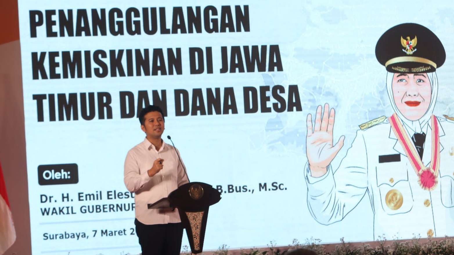 Wakil Gubernur Jatim, Emil Elestianto Dardak memaparkan angka kemiskinan Jatim di Surabaya, Selasa 7 Maret 2023. (Foto: Fariz Yarbo/Ngopibareng.id)