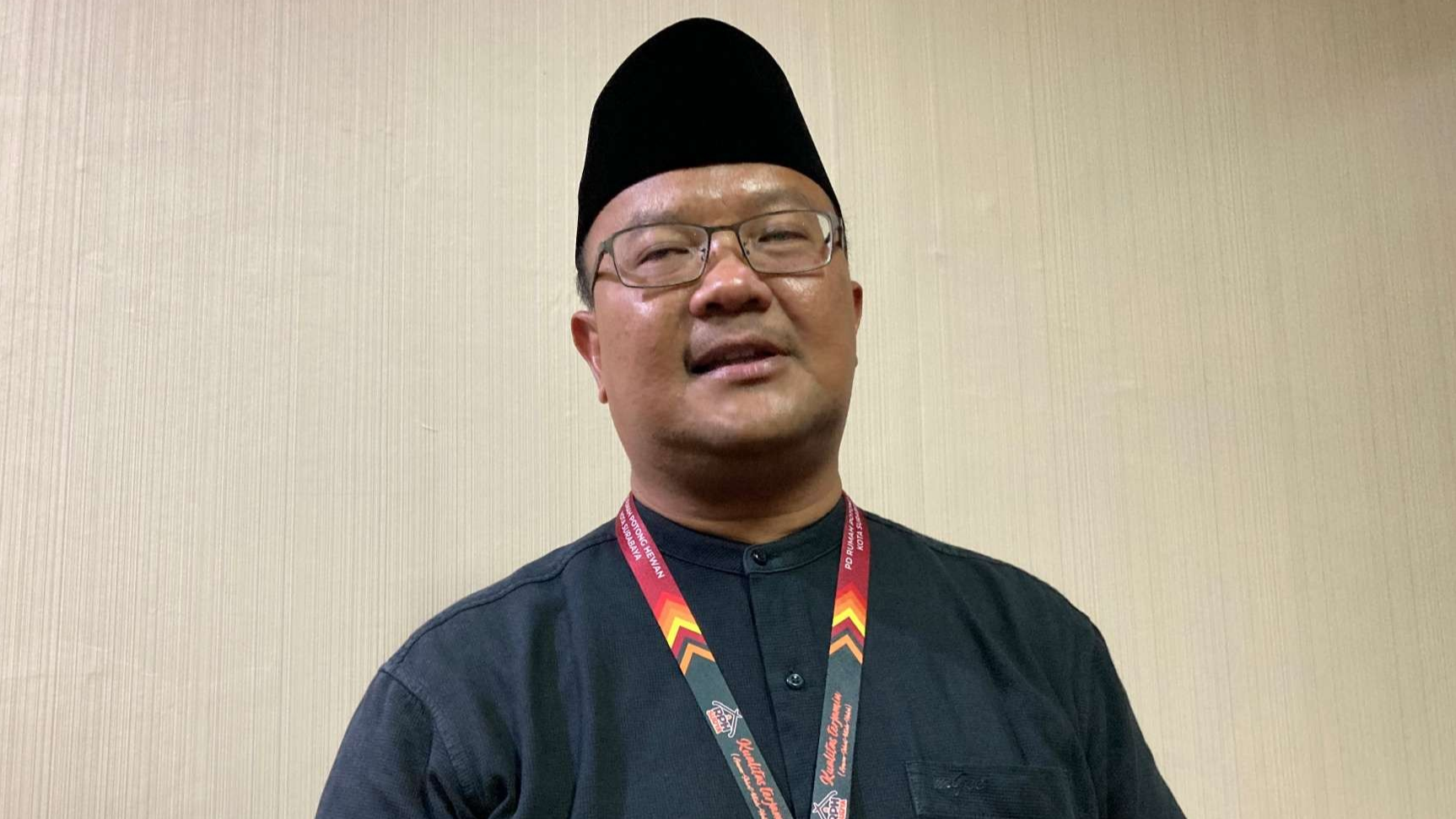 Direktur Utama RPH Surabaya H. Fajar A.Isnugroho ditemu di kantor eks Humas Pemkot Surabaya. (Foto: Pita Sari/Ngopibareng.id)