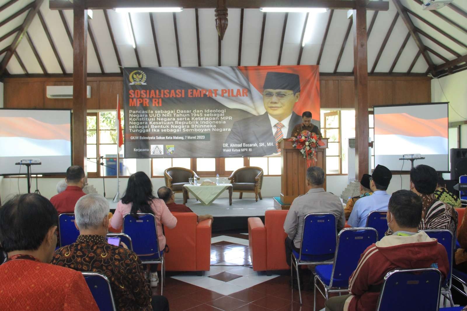 Majelis Agung Greja Kristen Jawi Wetan Kota Malang secara resmi mendapatkan Sertifikat Merek Logo GKJW pada Selasa 07 Maret 2023. (Foto: dok. Kemenkumham Jatim)