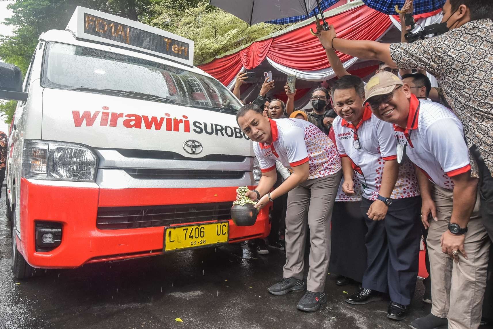 Walikota Surabaya saat meresmikan feeder Wirawiri Suroboyo, 2 Maret 2023 yang lalu. (Foto: Humas Pemkot Surabaya)